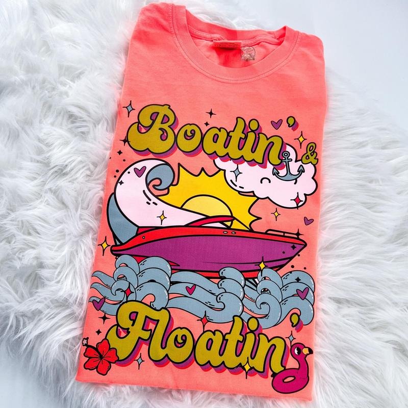 Boatin and Floatin Retro Boat Summer Tshirt in Multiple colors Comfy Unisex T-Shirt Oversized Womenswear Top Lilac...