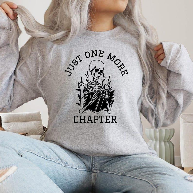 Bookworm Sweatshirt, Book Lover Crew, Book Outfit, Book Club Reading, One More Chapter Hoodie, Librarian, Cute Teacher...