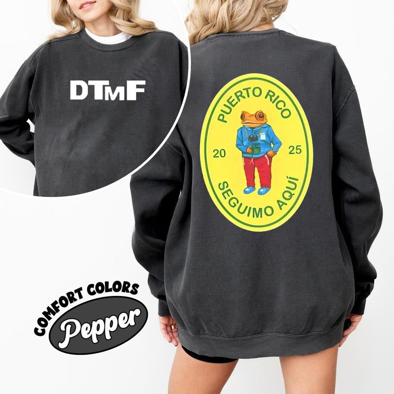 Bunny Debi Tirar Mas Fotos Shirt, Bunny DTMF Sweatshirt Hoodie | GrindPrints.com