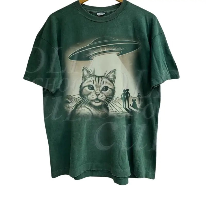 Cat Ufo Selfie Vintage 90s Graphic Shirt, Retro Funny Cat Ufo Tee, Alien Kitten Shirt, Y2k Halftone Tee, Cat Lovers Gift,...