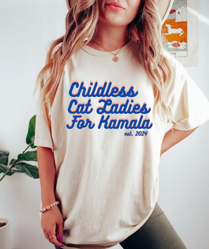 Childless Cat Lady Shirt, Perfect Tee, Gifts For Boyfriend and Girlfriend T-Shirt Hoodie, Sweatshirt | GrindPrints.com
