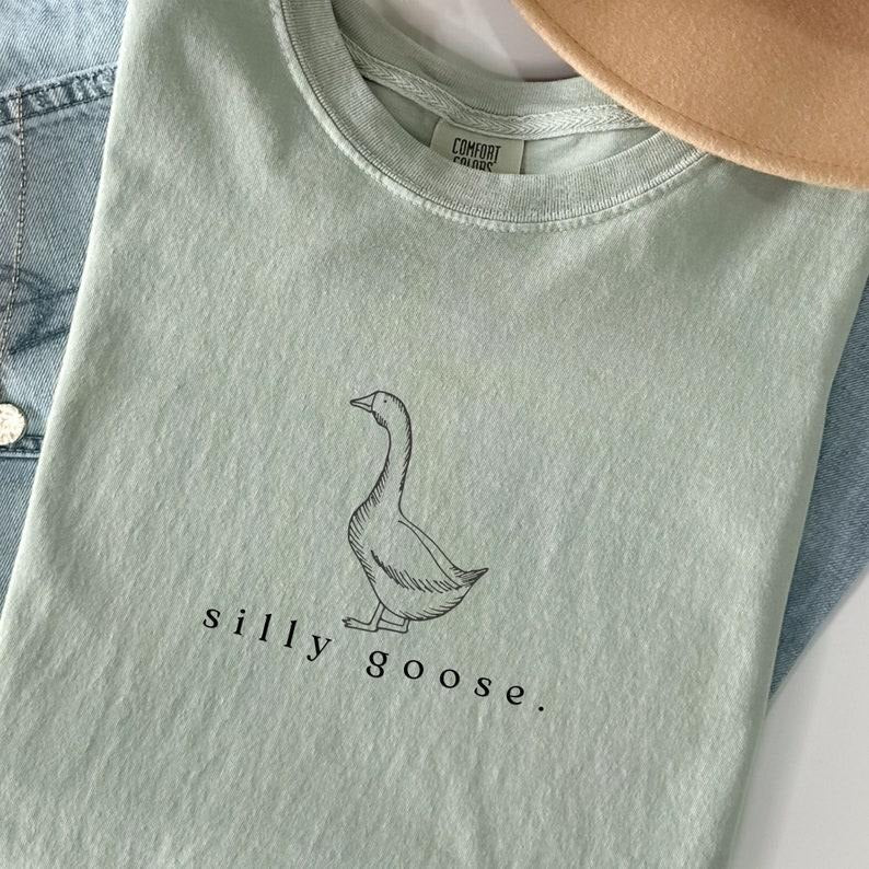 Comfort Color Silly Goose Shirt, Goose Vintage Farm T-shirt, Cute Goose Shirt Gifts For Farm Girls Mom Gifts Hoodie,...