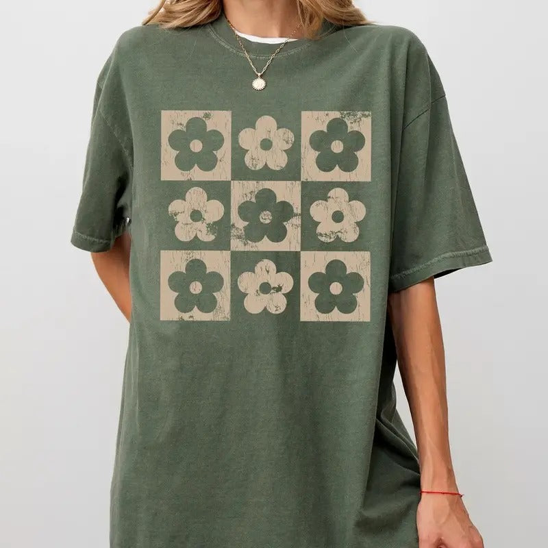 Comfort Colors Checkered Flowers Shirt Retro Flowers T-Shirt Boho Floral TShirt Gift For Mom Spring T Shirt Trendy Floral...