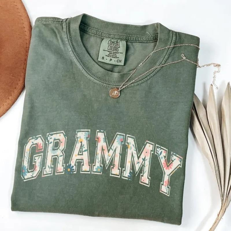 Comfort Colors Grammy T-shirt, Grandma TShirt, Cute Grammy Outfit, Flower Gramma Tee, Trendy Gigi Clothing, Lovely Mimi...