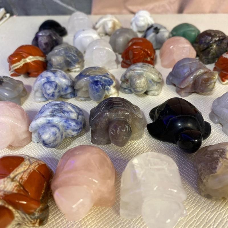 Crystal Turtles Natural Stone Home Ornament - Unique Quartz Design for Crystal Lovers & Enthusiasts - Charming Art Piece...