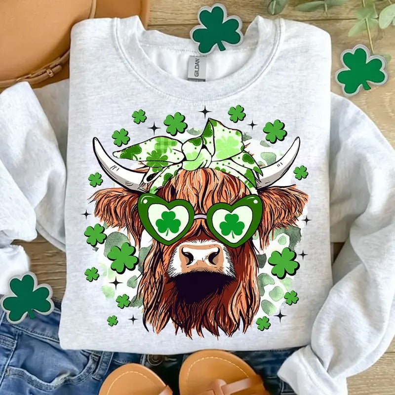 Funny St Patrick's Day Highland Cow, Retro St Patricks Highland Cow Shirt, St Patrick's Day , Clover, Shamrock Shirt, Cow...