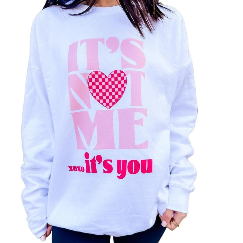 It's Not Me Graphic Top T-Shirts, Hoodie, Sweatshirt | GrindPrints.com