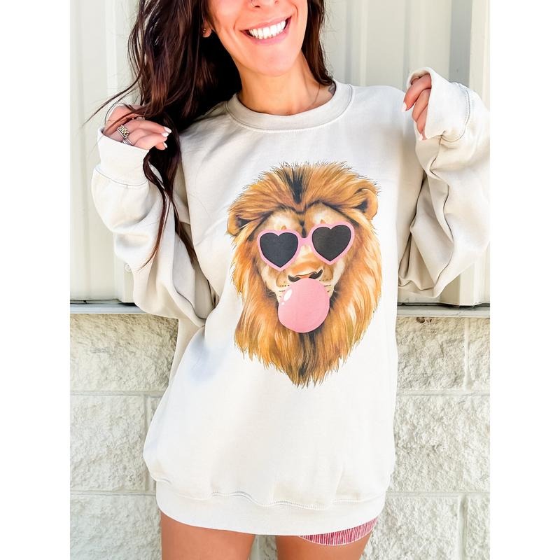 Lion Bubblegum Graphic Top T-Shirts, Hoodie, Sweatshirt | GrindPrints.com