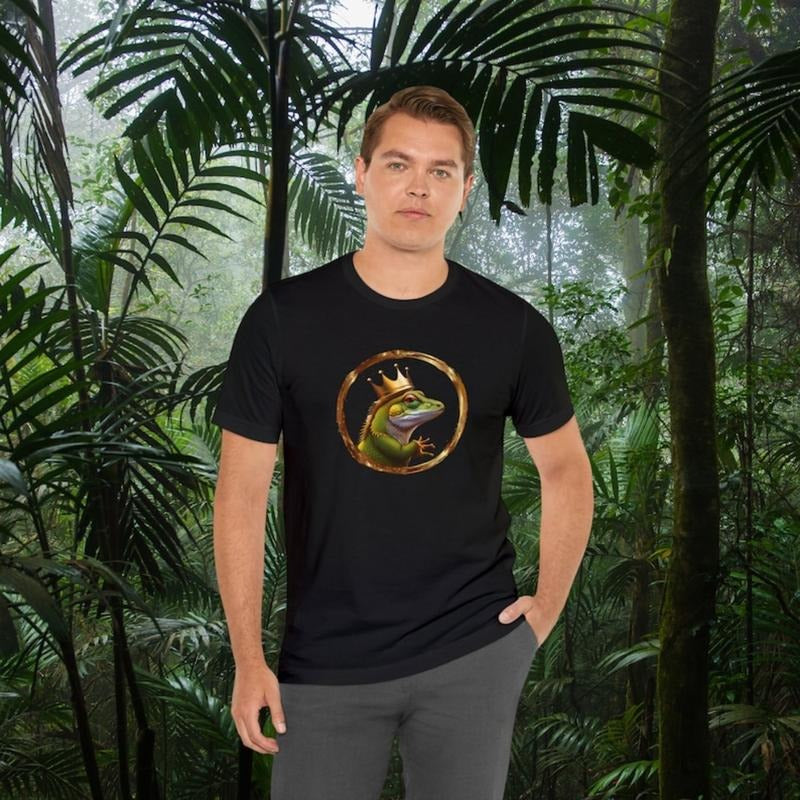 Lizard Crown King Lizard Goth AI Generated Short Sleeve Made Usa T-Shirts, Hoodie, Sweatshirt
