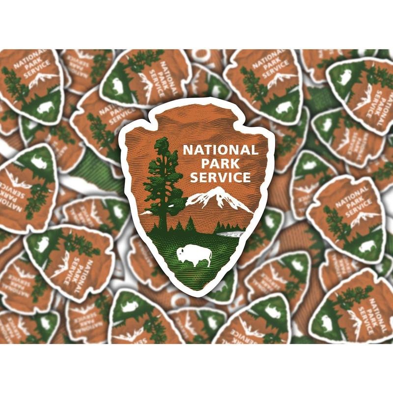 National Park Service Logo Sticker US National Parks Decal Waterproof Vinyl Sticker Hydroflask 001 T-Shirts, Hoodie, Sweatshirt