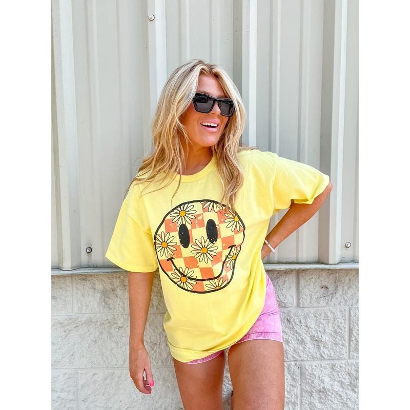 Pink Checker Smiley Graphic Top T-Shirts, Hoodie, Sweatshirt | GrindPrints.com