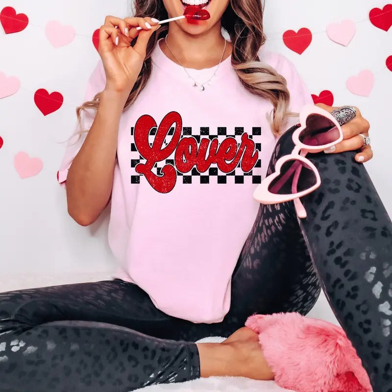 Retro Checkered Lover Valentine's Day Shirt, Cute Women's Holiday Graphic Unisex Shirt Hoodie, Sweatshirt | GrindPrints.com