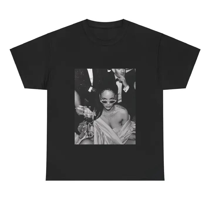 Rihannaaa T-shirt - Vintage 90s T-shirt Rapper Concert Shirt Hoodie, Sweatshirt | GrindPrints.com