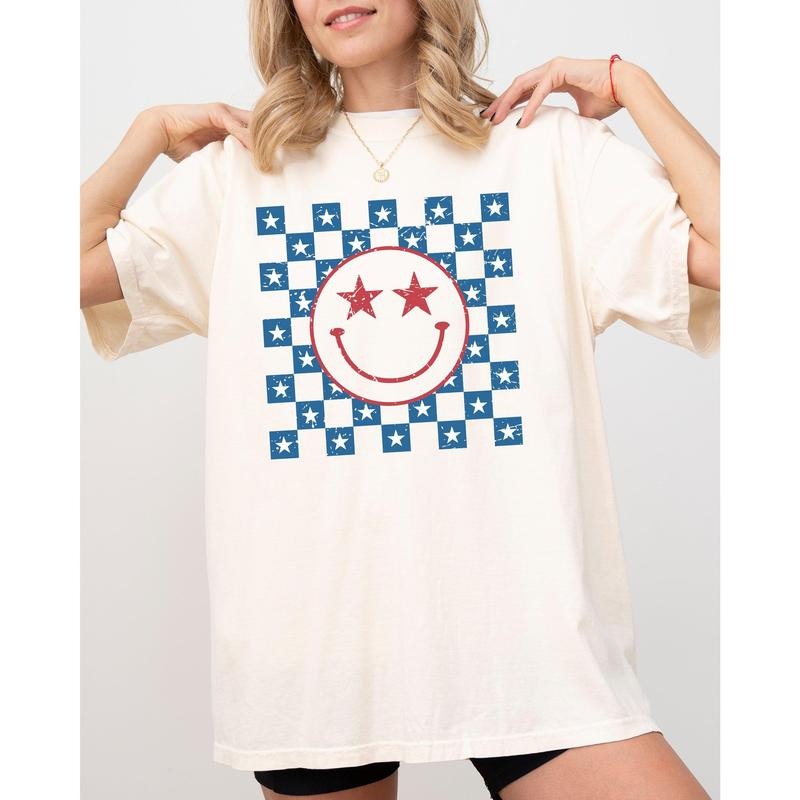 USA Smiley, Patriotic, America, Retro, Vintage, Independence Day, Fourth Of July, 4th of July Tshirt, Women's Comfort...
