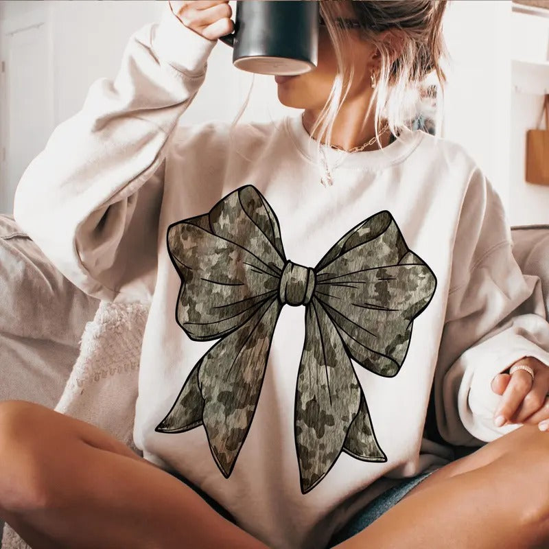 Vintage Retro Camo Bow Old School Camo Hunting Season Coquette Bow T-Shirts, Hoodie, Sweatshirt