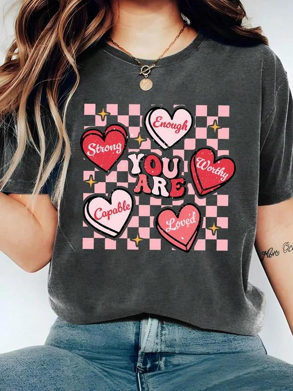 Women's Letter & Heart Print Round Neck Tee, Vintage Trendy Casual Short Sleeve T-shirt for Daily Wear, Ladies Summer...