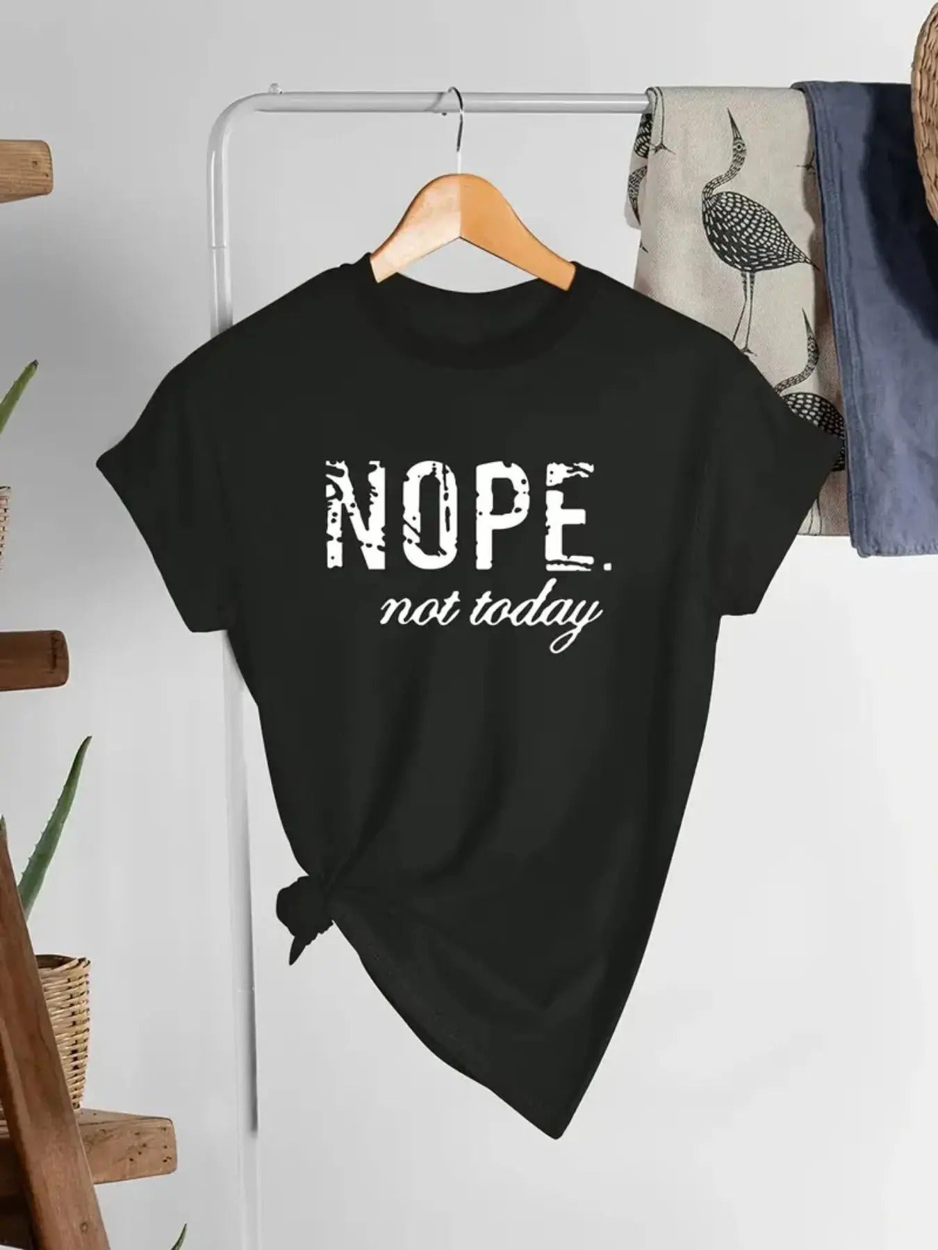 Women's Letter Print Round Neck Tee, Fashion Casual Short Sleeve T-shirt for Daily Wear, Ladies Summer Clothes Hoodie,...