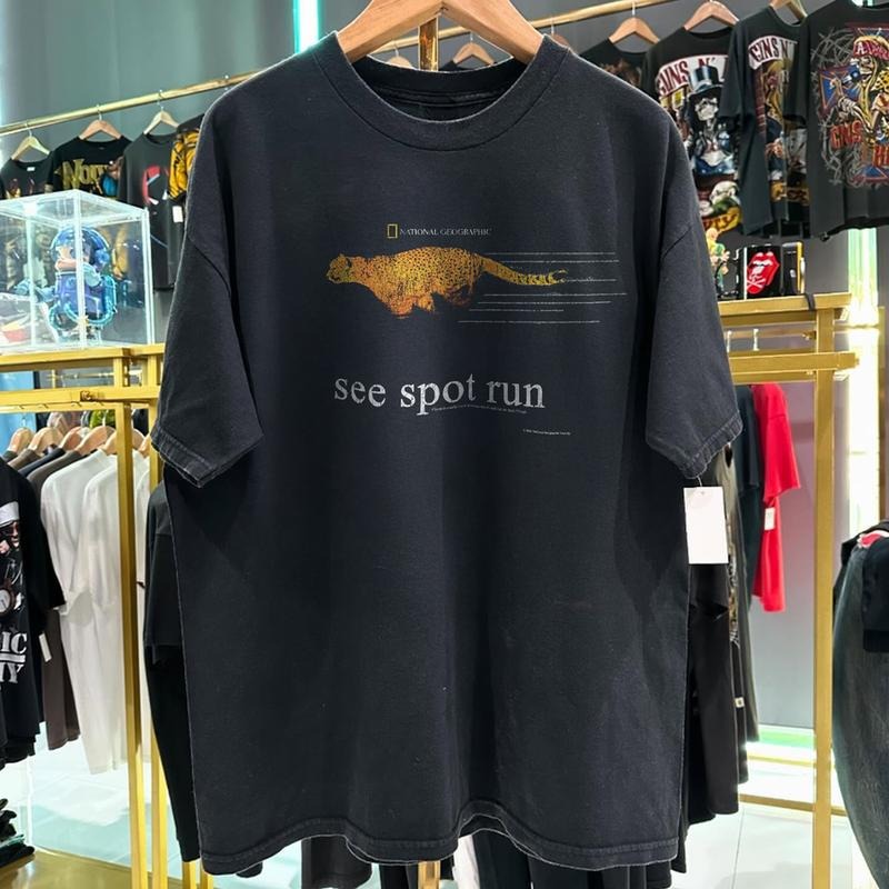 Y2K 'See Spot Run' Cheetah Nat Geo Rare  Black T-Shirt Unisex Shirt Gift for him, Gift for her, Gift for fan Hoodie,...